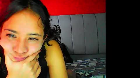 Snapshot of madelainee_buk chatting on 12.18.24 Buk online show from 12.18.24