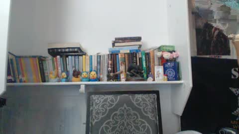 Snapshot of madfeather chatting on 09.16.25 Letty online show from 09.16.25