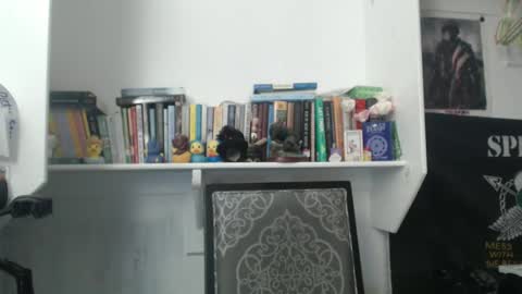 Snapshot of madfeather chatting on 10.27.25 Letty online show from 10.27.25