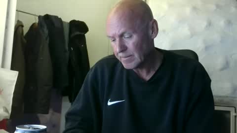 madio1187940 online show from 10.17.25