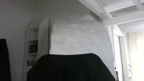 madio1187940 online show from 10.28.25