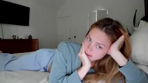 Snapshot of madirose69 chatting on 04.16.26 mari rose online show from 04.16.26