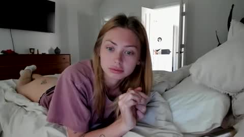 Snapshot of madirose69 chatting on 04.17.26 mari rose online show from 04.17.26