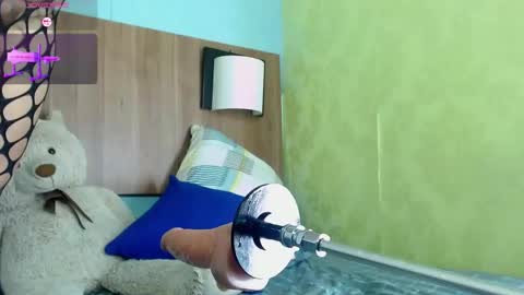 Snapshot of madison_copers chatting on 11.12.25 M A D I S O N online show from 11.12.25