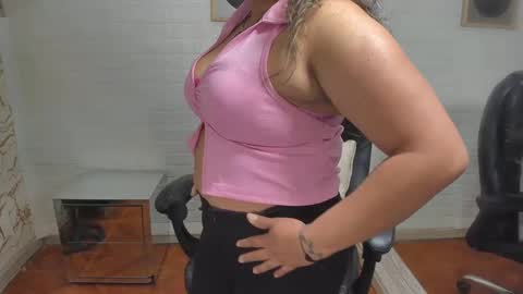 Snapshot of madison_gil69 chatting on 09.30.25 madison_gil69 online show from 09.30.25