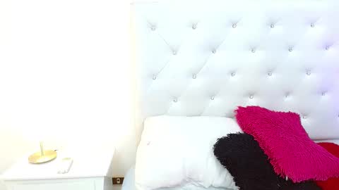 Snapshot of madison_horny69 chatting on 03.04.25 Jenny online show from 03.04.25