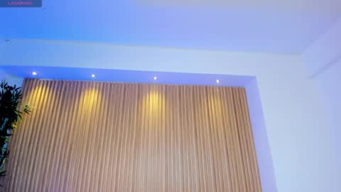 Snapshot of madisonanngel chatting on 11.10.25 Madison Angel online show from 11.10.25