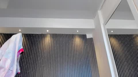 Snapshot of madisonanngel chatting on 11.20.25 Madison Angel online show from 11.20.25