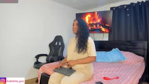 Snapshot of madisonbrunette_lxs chatting on 10.30.25 madison online show from 10.30.25