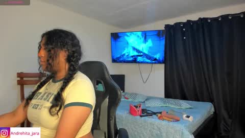 Snapshot of madisonbrunette_lxs chatting on 11.04.25 madison online show from 11.04.25