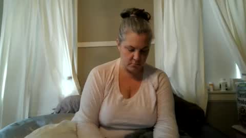 Snapshot of madisonfelicia chatting on 11.22.25 Madison online show from 11.22.25