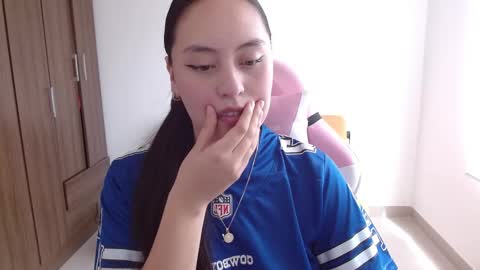 Snapshot of madissonn__ chatting on 11.05.25 MADY online show from 11.05.25