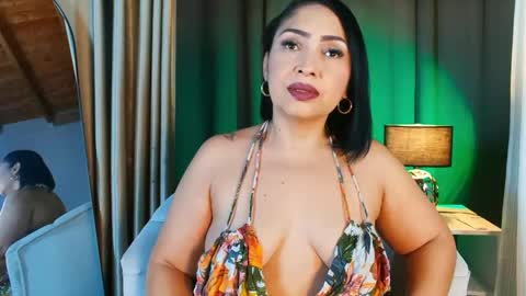 Snapshot of madissonone1 chatting on 11.19.25 MADISSOONE online show from 11.19.25