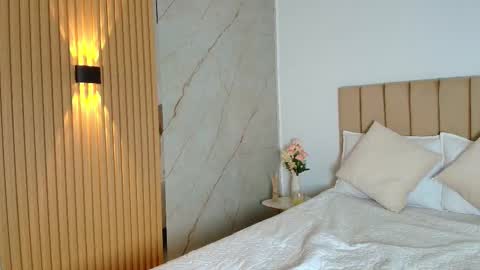   online show from 12.03.25