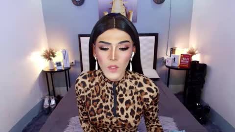 Snapshot of madnesswilxx chatting on 10.02.25 Wil online show from 10.02.25