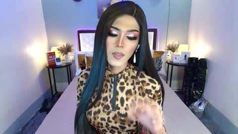 Snapshot of madnesswilxx chatting on 10.15.25 Wil online show from 10.15.25