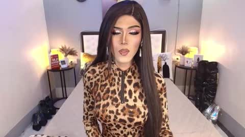 Snapshot of madnesswilxx chatting on 10.17.25 Wil online show from 10.17.25