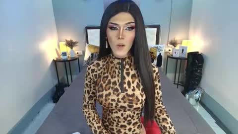 Snapshot of madnesswilxx chatting on 10.29.25 Wil online show from 10.29.25