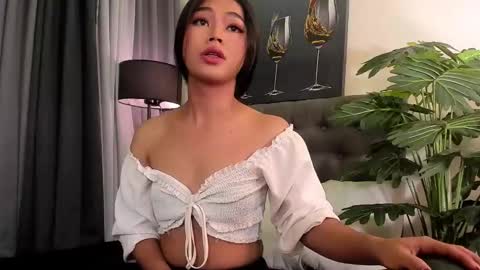 Snapshot of madonnajhonson chatting on 11.30.25 madonnajhonson online show from 11.30.25