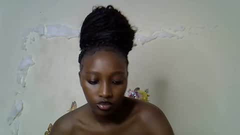 Maee online show from 11.30.25