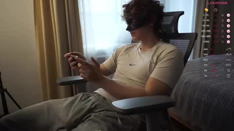 Snapshot of maestro3369 chatting on 10.09.25 Mike XMaestro 3369 online show from 10.09.25