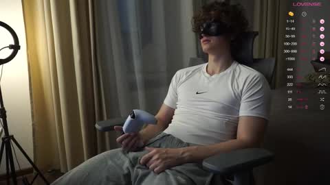 Snapshot of maestro3369 chatting on 11.07.25 Mike XMaestro 3369 online show from 11.07.25