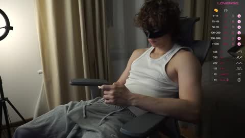 Snapshot of maestro3369 chatting on 11.13.25 Mike XMaestro 3369 online show from 11.13.25