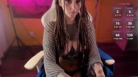 Maevee online show from 10.29.25