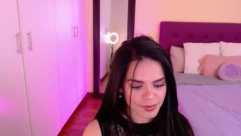 Snapshot of mafer_meow chatting on 10.23.25 Mafer Flor online show from 10.23.25