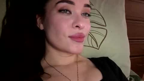 Snapshot of magggg658318 chatting on 11.19.25 magggg658318 online show from 11.19.25