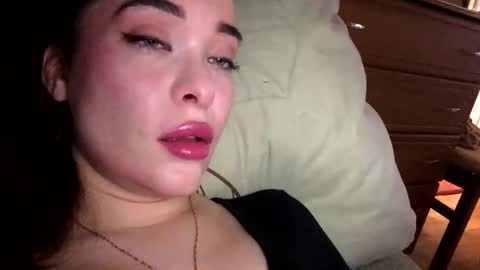 Snapshot of magggg658318 chatting on 11.26.25 magggg658318 online show from 11.26.25