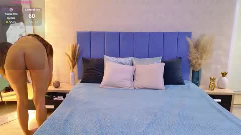 MaggieTurner online show from 11.25.25