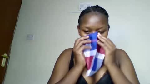 Snapshot of magic_bliss chatting on 12.18.25 Bliss online show from 12.18.25