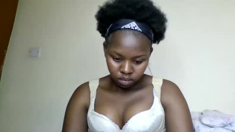 Snapshot of magic_bliss chatting on 12.20.25 Bliss online show from 12.20.25