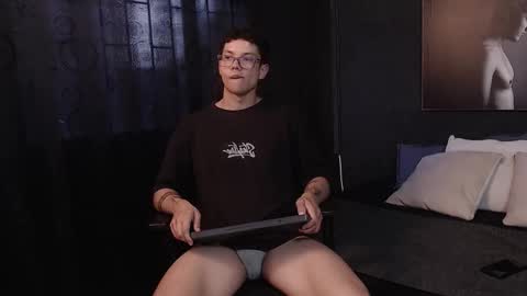 Damian Rivers online show from 12.03.25