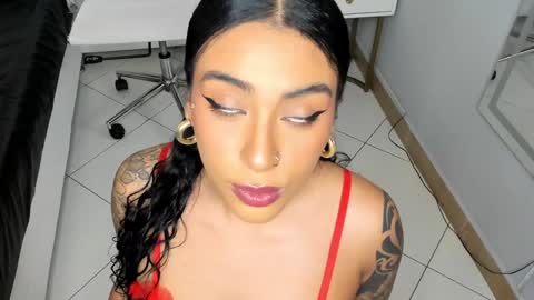 Snapshot of magic_marg chatting on 01.13.25 Marge online show from 01.13.25