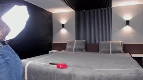 Snapshot of magic_marg chatting on 09.16.25 Marge online show from 09.16.25