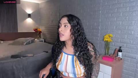 Snapshot of magic_marg chatting on 09.29.25 Marge online show from 09.29.25