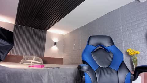 Snapshot of magic_marg chatting on 10.02.25 Marge online show from 10.02.25