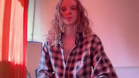 Mikky or Moon online show from 09.19.25