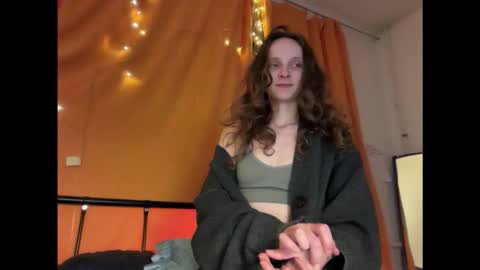 Mikky or Moon online show from 10.03.25