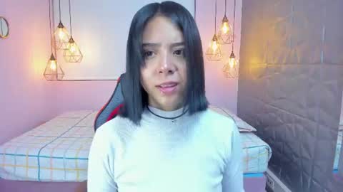 Snapshot of magic_oliviah chatting on 06.17.26 Oliviah online show from 06.17.26