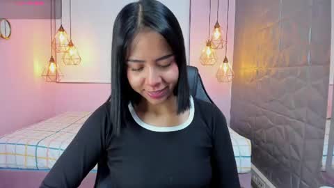 Snapshot of magic_oliviah chatting on 06.24.26 Oliviah online show from 06.24.26