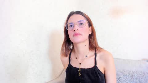 Snapshot of magic_rouse chatting on 10.05.25 M Rss online show from 10.05.25