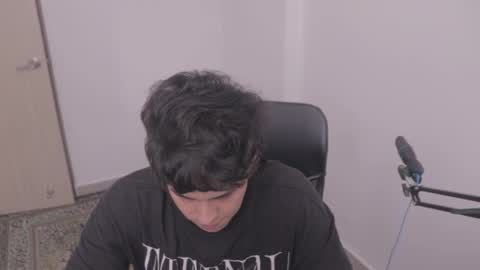 Snapshot of magic_tony chatting on 11.11.25 Tony Hoffa online show from 11.11.25