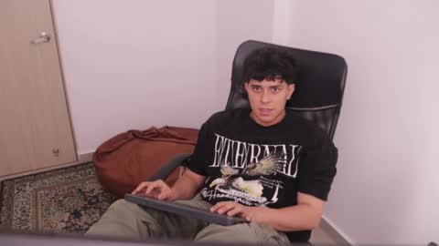 Snapshot of magic_tony chatting on 11.15.25 Tony Hoffa online show from 11.15.25