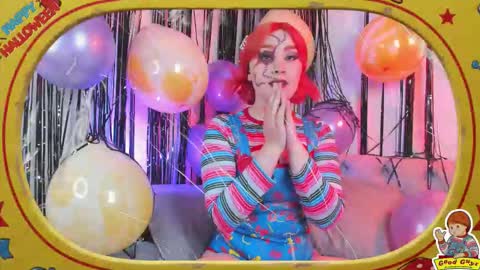 Snapshot of magic_vera chatting on 10.31.25 Vera online show from 10.31.25