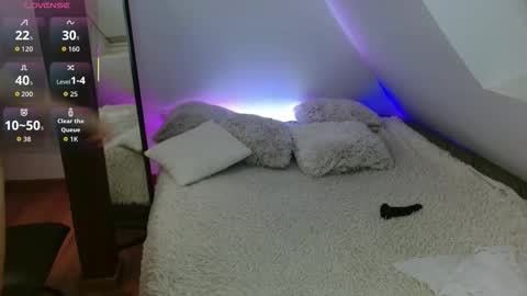 Zooey online show from 02.10.26