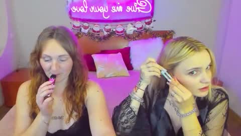 Snapshot of magiceyess chatting on 01.09.26 Lili and Bella online show from 01.09.26