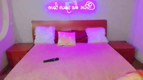 Snapshot of magiceyess chatting on 02.08.26 Lili and Bella online show from 02.08.26